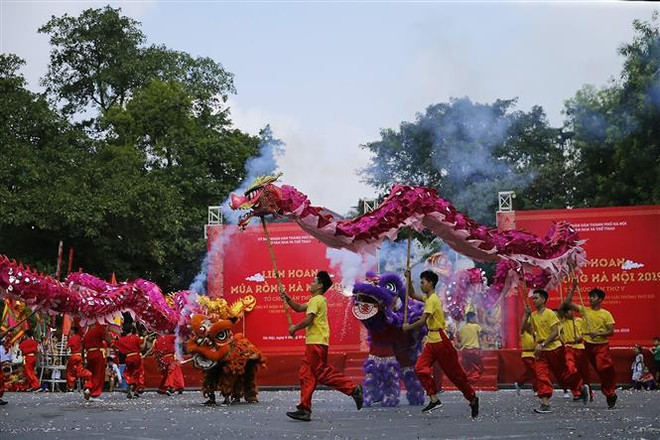 Diverses activités en l’honneur du 65e anniversaire de la libération de la capitale Hanoï ảnh 1 Diverses activités en l’honneur du 65e anniversaire de la libération de la capitale Hanoï ảnh 1
