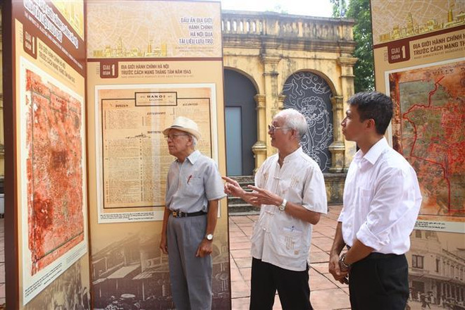 Activités en l’honneur du 65e anniversaire de la libération de la capitale ảnh 2