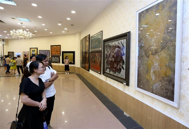 Diverses activités en l’honneur du 65e anniversaire de la libération de la capitale Hanoï ảnh 3 Diverses activités en l’honneur du 65e anniversaire de la libération de la capitale Hanoï ảnh 3