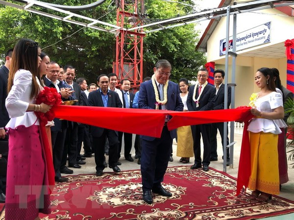 Inauguration d’une station de télévision construite au Cambodge avec l’aide du Vietnam ảnh 1 Inauguration d’une station de télévision construite au Cambodge avec l’aide du Vietnam ảnh 1