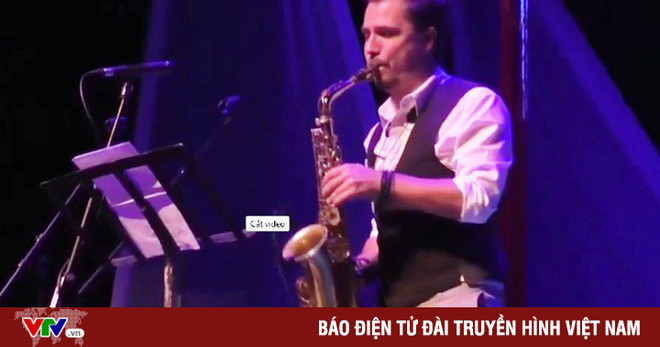 Soirée artistique "L’été blanc" en Hongrie ảnh 1 Soirée artistique "L’été blanc" en Hongrie ảnh 1