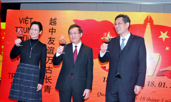 Les 67 ans de liens diplomatiques Vietnam-Chine célébrés à Guangzhou ảnh 1 Les 67 ans de liens diplomatiques Vietnam-Chine célébrés à Guangzhou ảnh 1