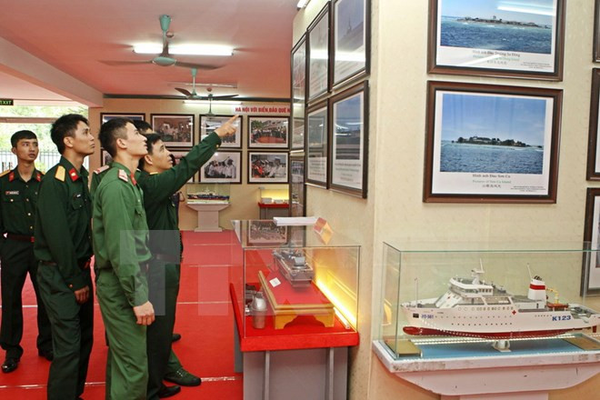 Exposition de cartes et d'archives sur Hoang Sa et Truong Sa à Tra Vinh ảnh 1 Exposition de cartes et d'archives sur Hoang Sa et Truong Sa à Tra Vinh ảnh 1