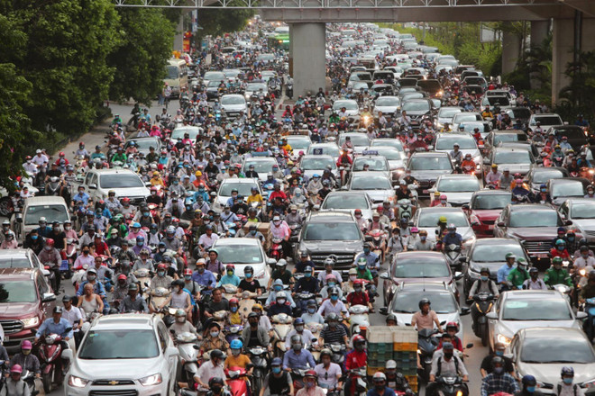 Sécurité routière: Nécessité de réduire le nombre de moyens de transport privés ảnh 1 Sécurité routière: Nécessité de réduire le nombre de moyens de transport privés ảnh 1
