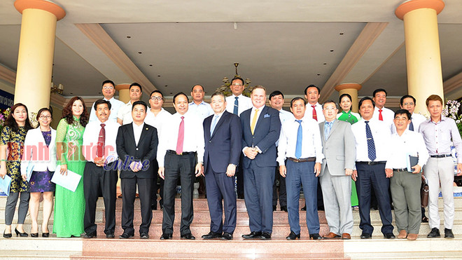 Le Canada souhaite fournir des services financiers aux entreprises à Binh Phuoc ảnh 1