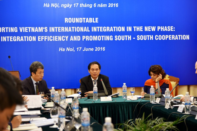 Table ronde sur l'intégration internationale à Hanoi ảnh 1 Table ronde sur l'intégration internationale à Hanoi ảnh 1