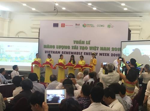 Semaine des énergies renouvelables du Vietnam 2018 ảnh 1 Semaine des énergies renouvelables du Vietnam 2018 ảnh 1