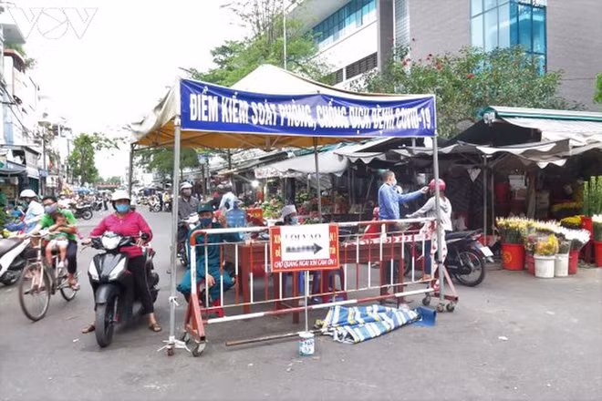 Covid-19: Quang Ngai maintient la distanciation sociale ảnh 1