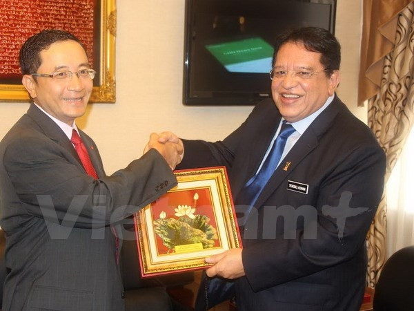 Le Secrétaire général du Parti UMNO salue ses relations avec le Vietnam ảnh 1 Le Secrétaire général du Parti UMNO salue ses relations avec le Vietnam ảnh 1