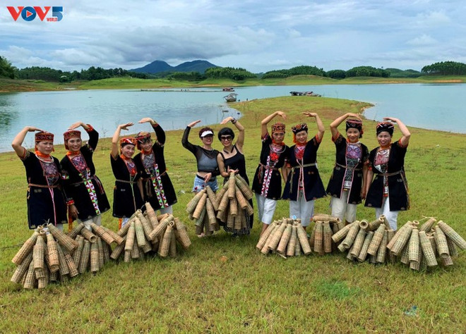 Le lac Thac Bà, une attraction touristique de Yên Bai ảnh 2 Le lac Thac Bà, une attraction touristique de Yên Bai ảnh 2