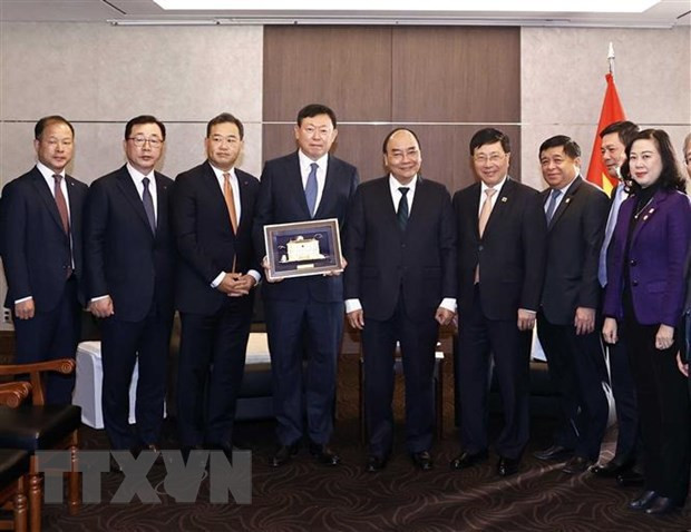 Le président vietnamien rencontre des dirigeants de grands groupes sud-coréens ảnh 2