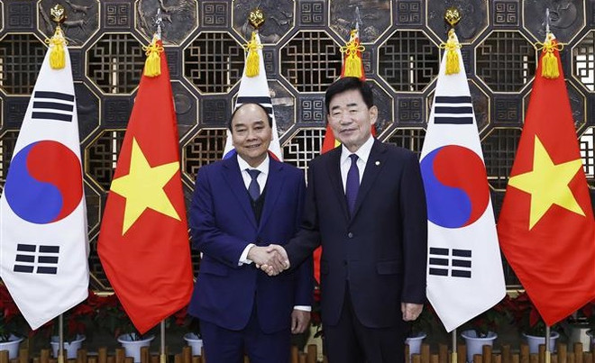 Le président vietnamien rencontre le président de l’Assemblée nationale sud-coréenne ảnh 1 Le président vietnamien rencontre le président de l’Assemblée nationale sud-coréenne ảnh 1