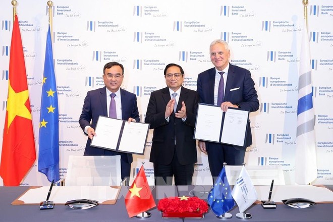 EVN et la BEI signent un protocole d'accord sur le développement énergétique durable ảnh 1 EVN et la BEI signent un protocole d'accord sur le développement énergétique durable ảnh 1