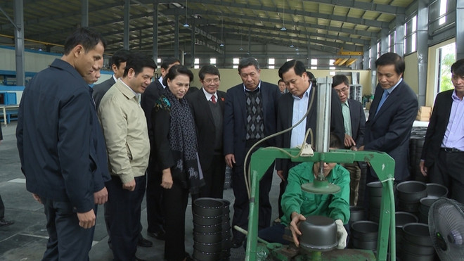 La Présidente de l’AN rend visite à des entreprises à Thai Binh ảnh 1 La Présidente de l’AN rend visite à des entreprises à Thai Binh ảnh 1