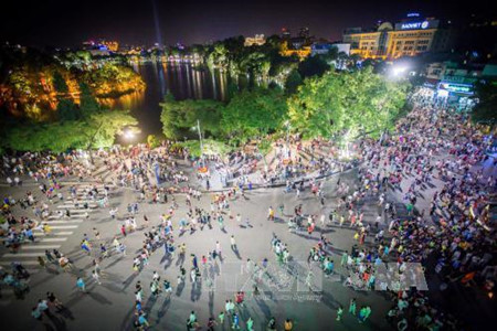 Hanoï réorganisera les rues piétonnes au bord du lac de l’Epée restituée ảnh 1 Hanoï réorganisera les rues piétonnes au bord du lac de l’Epée restituée ảnh 1