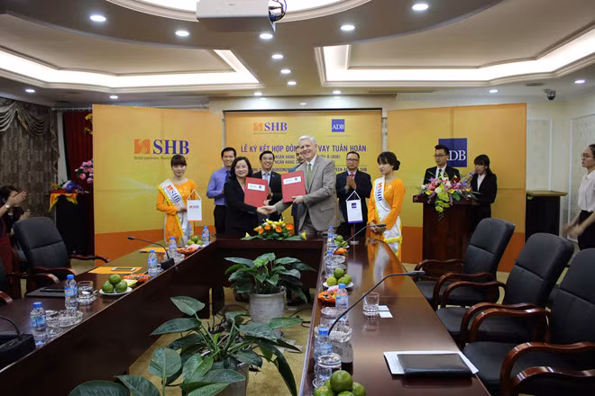 La BAD accorde un crédit de 20 millions de dollars à la SHB ảnh 1