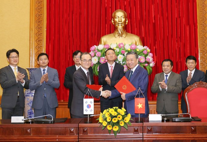 Le Vietnam et la R. de Corée signent un accord de coopération contre la criminalité transnationale ảnh 1 Le Vietnam et la R. de Corée signent un accord de coopération contre la criminalité transnationale ảnh 1