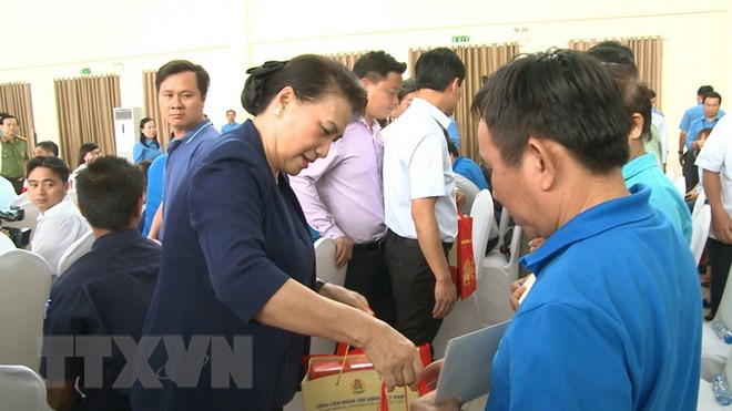 La présidente de l’AN assiste au programme ‘’Têt de la retrouvaille’’ à Binh Duong ảnh 1 La présidente de l’AN assiste au programme ‘’Têt de la retrouvaille’’ à Binh Duong ảnh 1