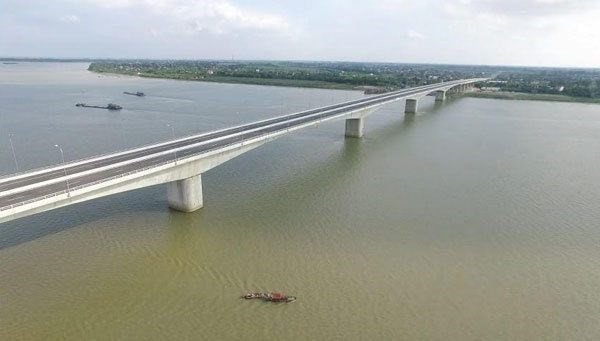 Ouverture au trafic du pont Hung Ha reliant Hung Yen à Ha Nam ảnh 2 Ouverture au trafic du pont Hung Ha reliant Hung Yen à Ha Nam ảnh 2