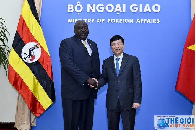 Le secrétaire d’État aux Affaires étrangères de l’Ouganda en visite au Vietnam ảnh 1 Le secrétaire d’État aux Affaires étrangères de l’Ouganda en visite au Vietnam ảnh 1