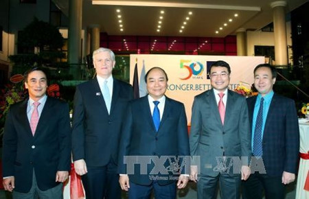 Le Vietnam affirme poursuivre une coopération durable avec la BAD ảnh 1 Le Vietnam affirme poursuivre une coopération durable avec la BAD ảnh 1