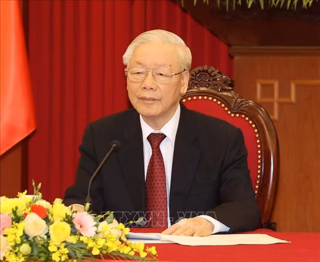 Les dirigeants vietnamiens formulent des vœux à leurs homologues laos et cambodgiens ảnh 1