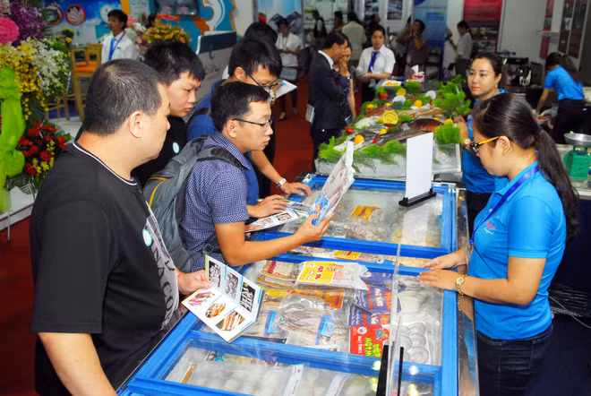 COVID-19 : De nombreuses conférences et expositions internationales reportées ảnh 1