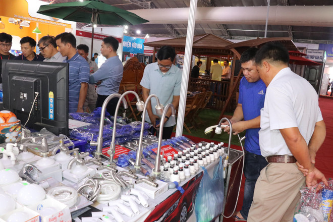 Ouverture de l'exposition internationale Vietbuild Can Tho 2020 ảnh 2 Ouverture de l'exposition internationale Vietbuild Can Tho 2020 ảnh 2