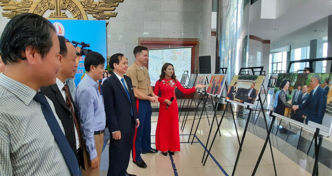 Quang Tri : Ouverture d'une exposition de photos sur le Vietnam et les États-Unis ảnh 1 Quang Tri : Ouverture d'une exposition de photos sur le Vietnam et les États-Unis ảnh 1