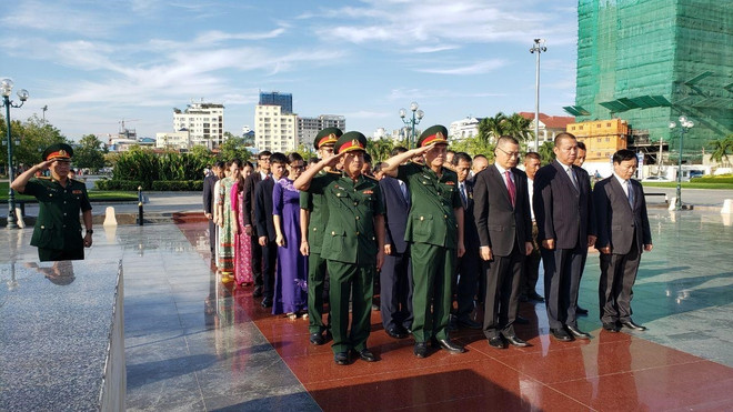 Le 27 juillet : hommage aux soldats volontaires et experts vietnamiens tombés au Cambodge ảnh 1 Le 27 juillet : hommage aux soldats volontaires et experts vietnamiens tombés au Cambodge ảnh 1