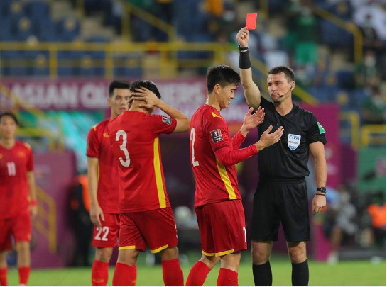 Mondial 2022 : le Vietnam joue avec un joueur de moins et perd contre l'Arabie saoudite ảnh 2 Mondial 2022 : le Vietnam joue avec un joueur de moins et perd contre l'Arabie saoudite ảnh 2