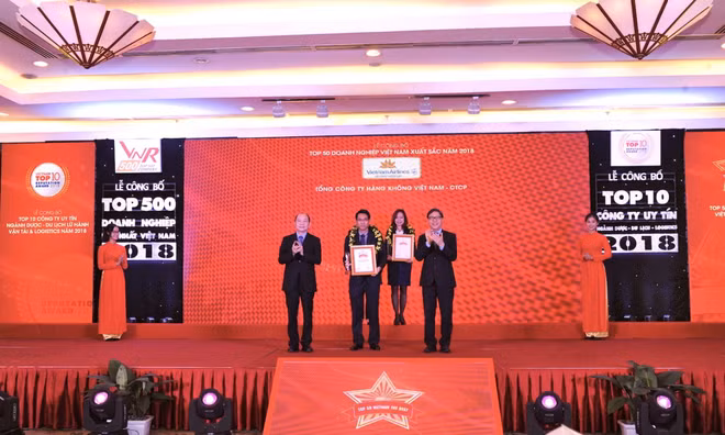 Vietnam Airlines se classe dans le top dix des meilleurs entreprises du Vietnam ảnh 1