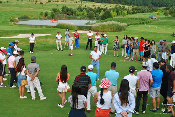 Le tournoi de golf de la communauté des Vietnamiens en République tchèque ảnh 1