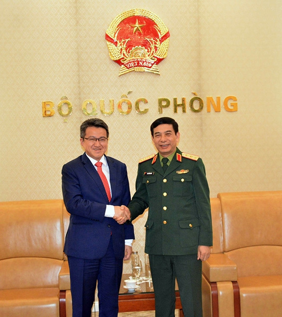 Le vice-ministre de la Défense Phan Van Giang reçoit son homologue malaisien ảnh 1 Le vice-ministre de la Défense Phan Van Giang reçoit son homologue malaisien ảnh 1