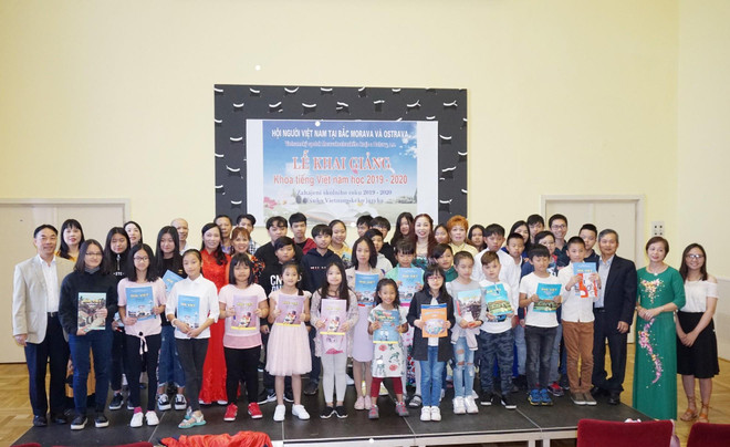 Cours de langue vietnamienne pour les jeunes Viêt Kiêu en République tchèque ảnh 1 Cours de langue vietnamienne pour les jeunes Viêt Kiêu en République tchèque ảnh 1