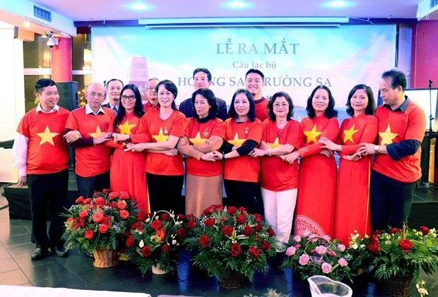 Cérémonie de présentation du club « Hoang Sa, Truong Sa » en Pologne ảnh 1 Cérémonie de présentation du club « Hoang Sa, Truong Sa » en Pologne ảnh 1