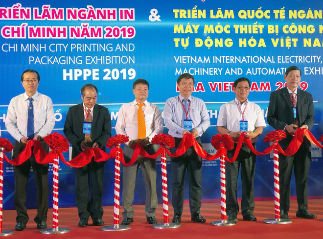 Ouverture d'une série d'expositions sur l’électricité et l'imprimerie à Hô Chi Minh-Ville ảnh 1