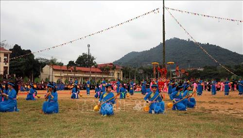 La fête de "Lông tông" attire les foules à Tuyên Quang ảnh 3 La fête de "Lông tông" attire les foules à Tuyên Quang ảnh 3