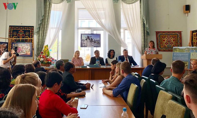 Traduction d’œuvres littéraires vietnamiennes en ukrainien ảnh 1 Traduction d’œuvres littéraires vietnamiennes en ukrainien ảnh 1