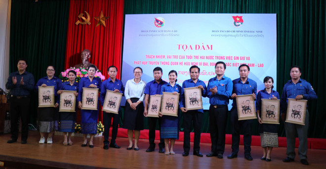 Vietnam-Laos : Un séminaire sur la responsabilité et le rôle des jeunes à Bac Ninh ảnh 1