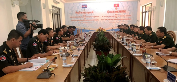 Coopération renforcée entre les Armées du Génie vietnamienne et cambodgienne ảnh 1 Coopération renforcée entre les Armées du Génie vietnamienne et cambodgienne ảnh 1