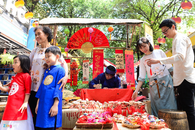 Têt 2019 : Plus de 100.000 ouvrages exposés à la rue des livres à HCM-V ảnh 1 Têt 2019 : Plus de 100.000 ouvrages exposés à la rue des livres à HCM-V ảnh 1