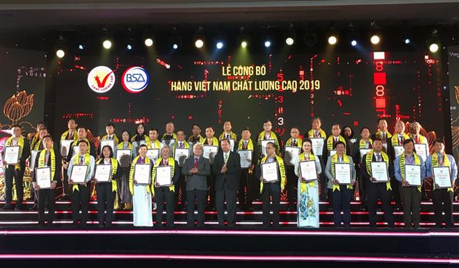 Le certificat « Produits vietnamiens de haute qualité 2019 » remis à 524 entreprises ảnh 1 Le certificat « Produits vietnamiens de haute qualité 2019 » remis à 524 entreprises ảnh 1