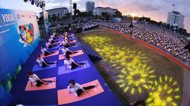 La 5e Journée internationale du Yoga célébrée à Da Nang ảnh 2