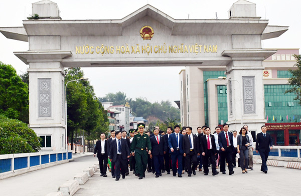Une délégation vietnamienne se rend en Chine pour un échange d'amitié ảnh 1 Une délégation vietnamienne se rend en Chine pour un échange d'amitié ảnh 1