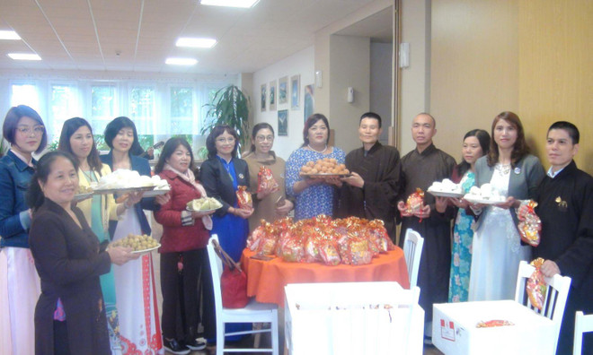 Une activité caritative organisée par des Vietnamiens en Républiques tchèque ảnh 2 Une activité caritative organisée par des Vietnamiens en Républiques tchèque ảnh 2