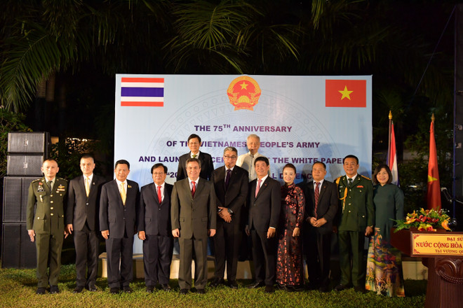 Le 75e anniversaire de la fondation de l'Armée populaire du Vietnam célébré en Thaïlande ảnh 1