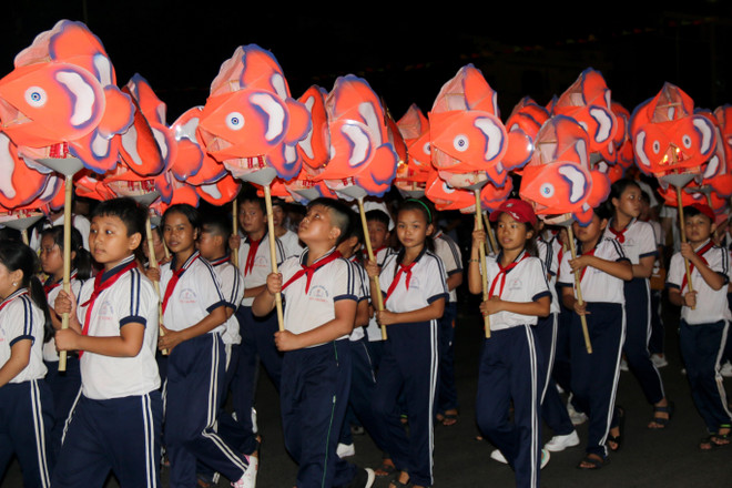 La plus grande fête des lanternes de la mi-automne du Vietnam organisé à Binh Thuan ảnh 2 La plus grande fête des lanternes de la mi-automne du Vietnam organisé à Binh Thuan ảnh 2