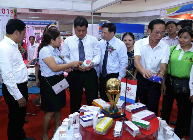 Ouverture de la Foire internationale de l’agriculture AgroViet 2019 à Hanoï ảnh 2 Ouverture de la Foire internationale de l’agriculture AgroViet 2019 à Hanoï ảnh 2