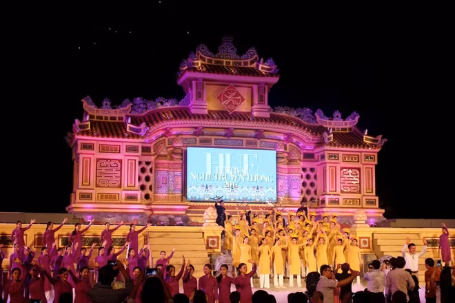 Bientôt le 8e festival des métiers traditionnels de Huê ảnh 1 Bientôt le 8e festival des métiers traditionnels de Huê ảnh 1